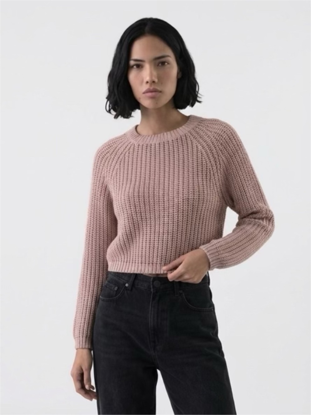 H & M Divided Cropped Crewneck Sweater in Dusty Pink
